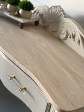 Load image into Gallery viewer, Decorative Console Table