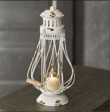 Load image into Gallery viewer, Olde Towne Lantern